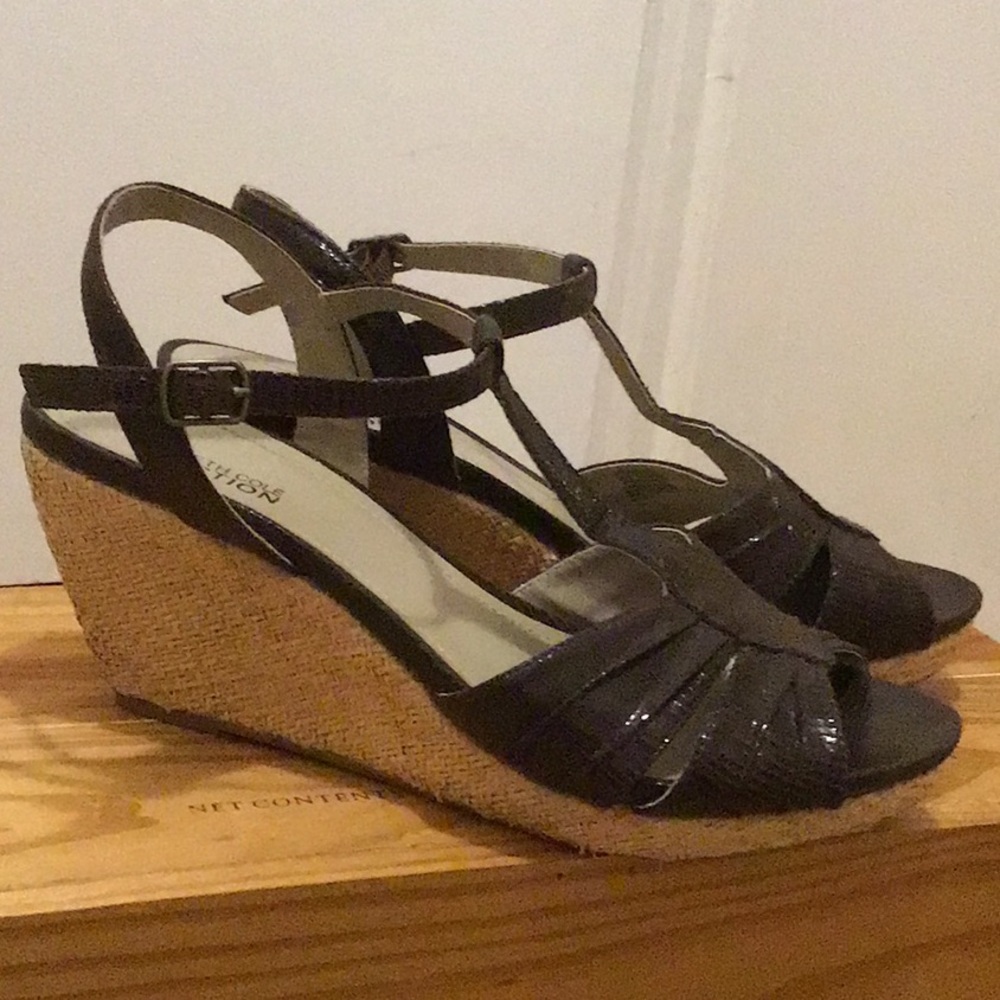 Kenneth Cole Reaction Wedges